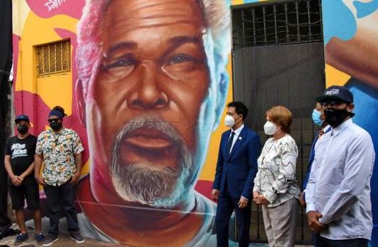 Cultura conmemora el 69 aniversario del natalicio de Luis ‘El Terror’ Días junto a su mural