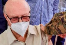 Hipólito Mejía se aplica la tercera dosis de la vacuna contra el COVID-19