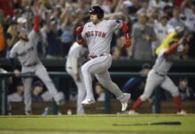 Medias Rojas remontan en la novena y se acercan a playoffs