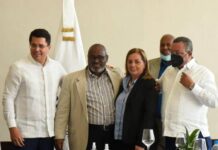 Taxistas turísticos tradicionales y Uber llegan a un acuerdo