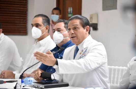Autoridades de salud aprueban vacunación a niños de entre cinco y once años