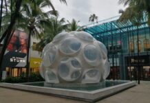 Miami en la tarde: domo en Design District conduce a estacionamiento