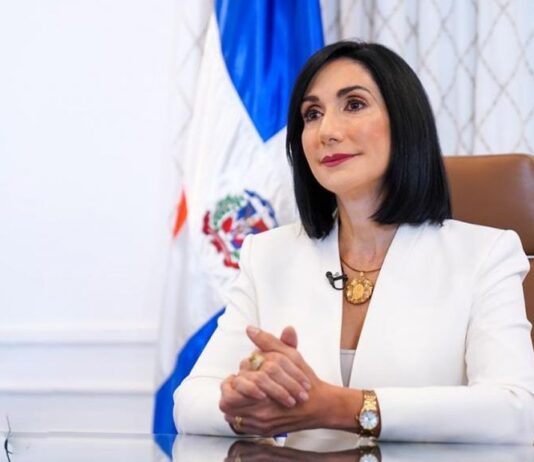 Primera dama advierte a legisladores que serán corresponsables de leyes que afecten a los niños