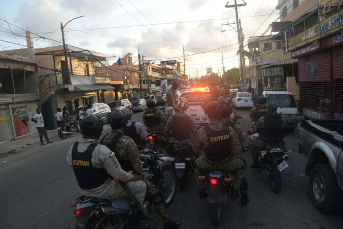 un-grupo-de-patrullas-mixtas-de-militares-en-rd