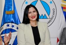 Parlacen otorga reconocimiento a la violinista Aisha Syed