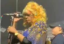 Fefita la Grande sufre caída durante presentación en Europa