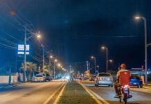 Edesur ilumina malecón turístico de Barahona