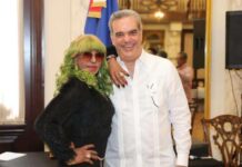 Homenaje a la tradición, presidente Abinader otorga Medalla al Mérito Civil a ocho músicos típicos